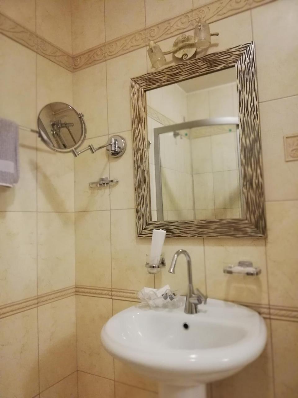 Nymfes Hotel Като-Лутракі Екстер'єр фото